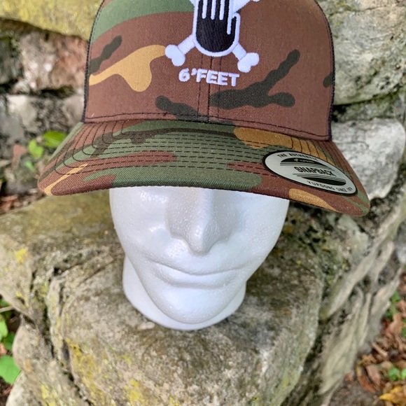 6’FEET Camo Cap With Black Hand On Black Cross Bones - Picture 5 of 11